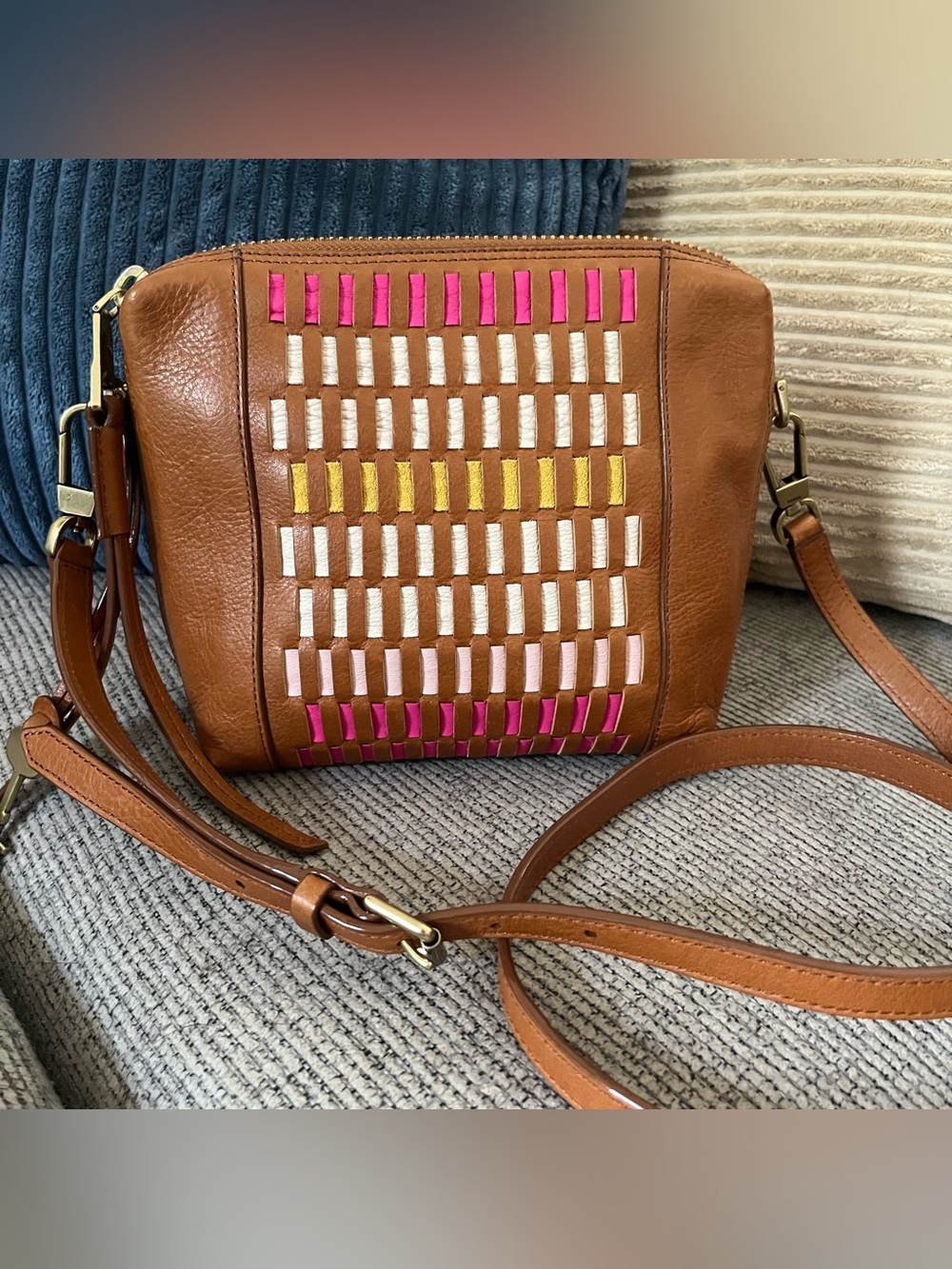 Fossil Maya, leather Crossbody bag multicolor woven pattern on front